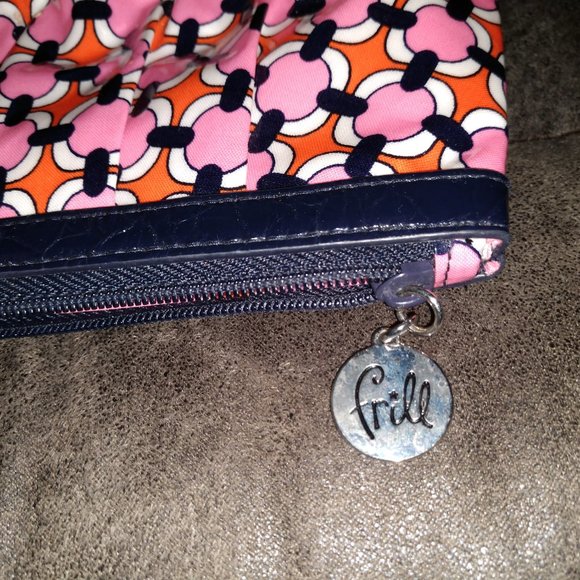 VERA BRADLEY - FRILL - LOVES ME - WRISTLET - Picture 3 of 4